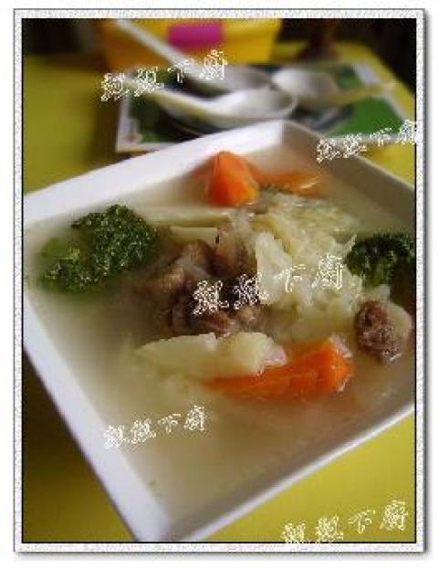牛尾蔬菜清汤做法