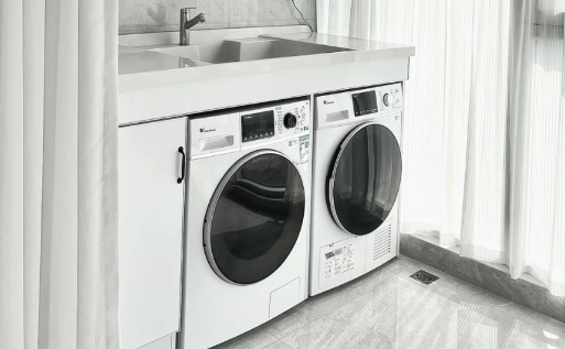 租客洗衣机用了一年坏了谁负责 出租房洗衣机老化了谁承担费用呢