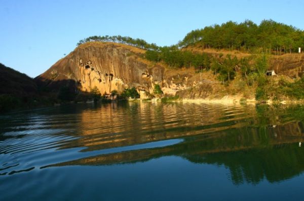 寻乌青龙岩风景区