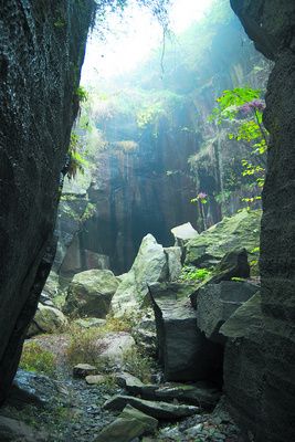 “谷山砚”采石场遗址