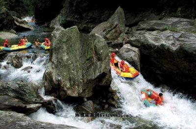 连云山峡谷漂流景区