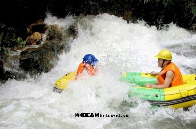 韶关百丈崖峡谷漂流